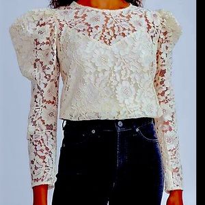 Cream puffy lace sleeve blouse